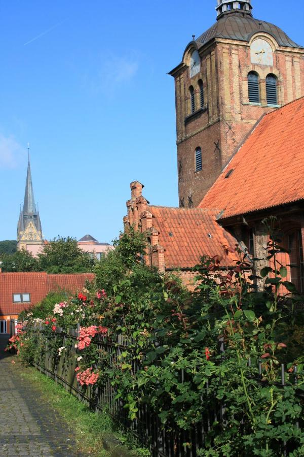 Zentrale Ferienwohnung „Treibholz“ Im Sonnenblumenhaus فلنسبورغ المظهر الخارجي الصورة